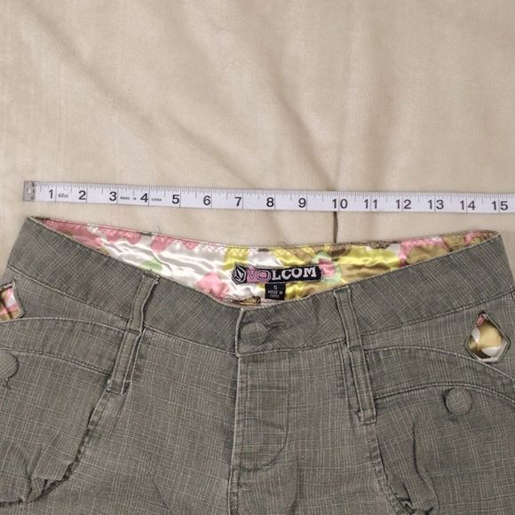 Volcom youth girls shorts - Picture 5 of 7